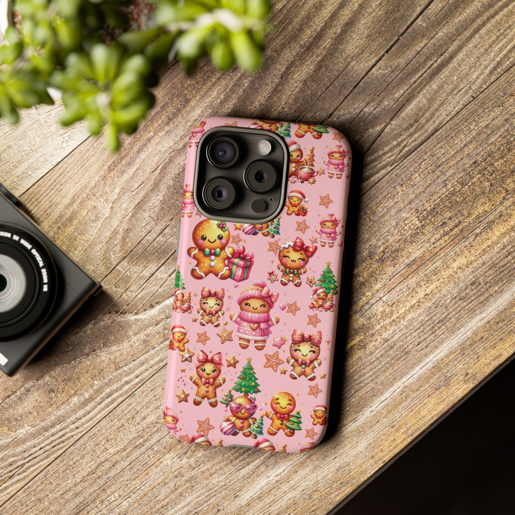 Coque de téléphone en forme de petite fille pain d'épices rose adorable, ambiance girly pour les fêtes, esthétique douce de Noël, idée cadeau mignonne et festive pour elle, housse de protection amusante