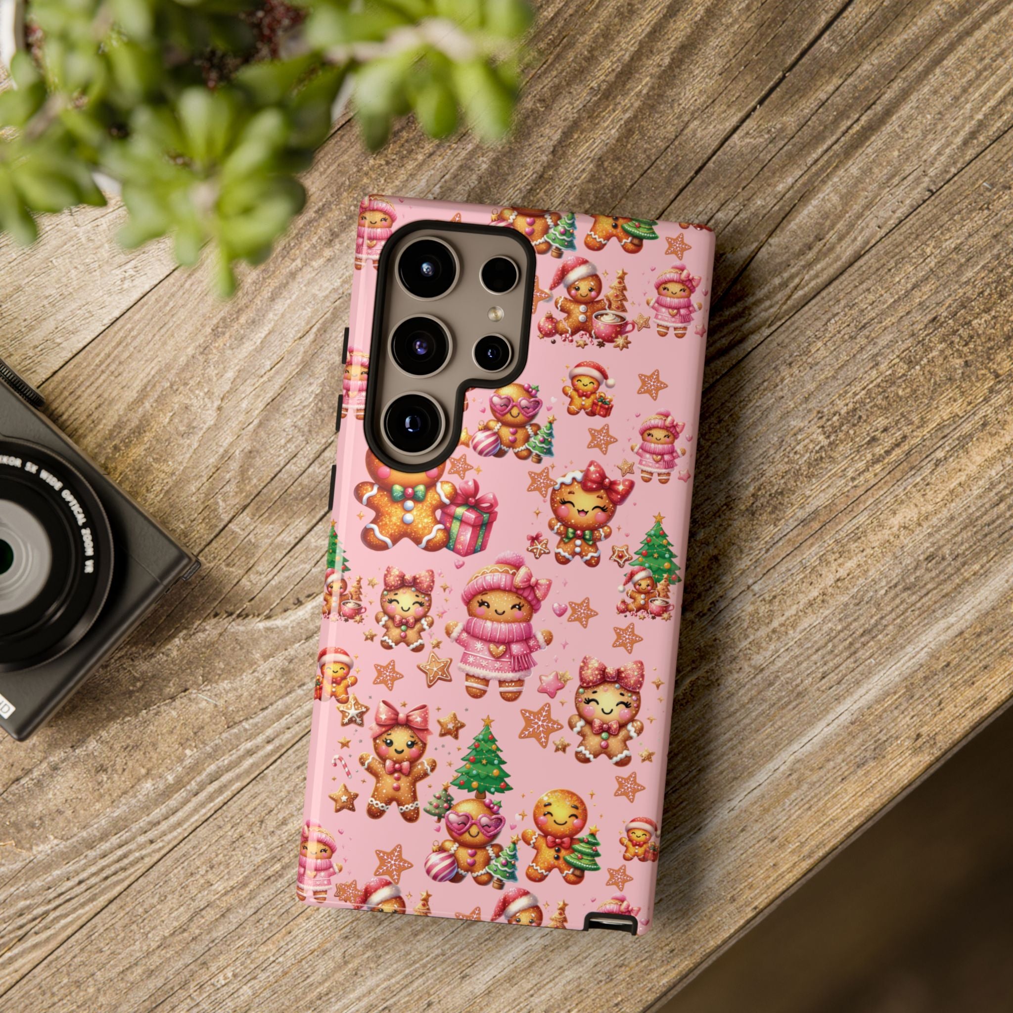 Coque de téléphone en forme de petite fille pain d'épices rose adorable, ambiance girly pour les fêtes, esthétique douce de Noël, idée cadeau mignonne et festive pour elle, housse de protection amusante