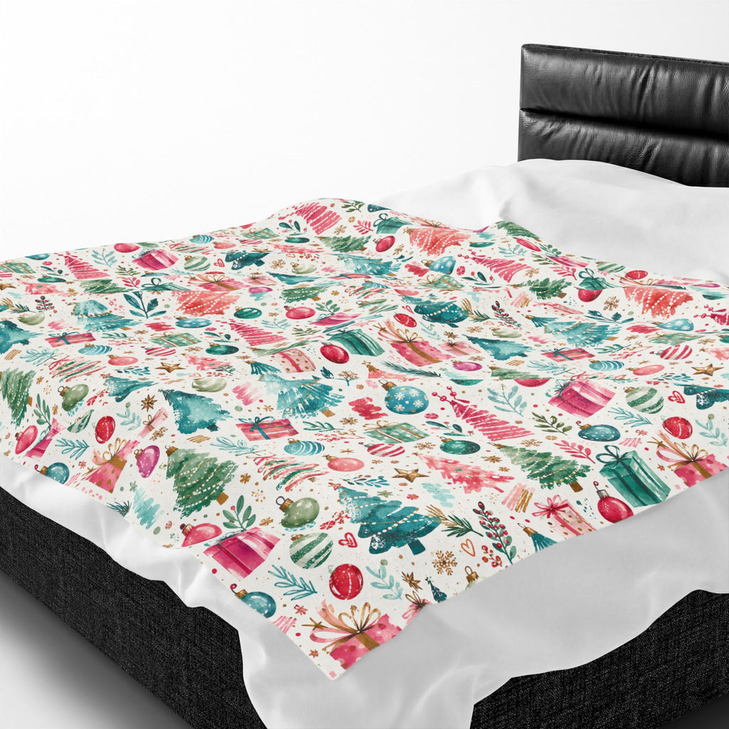 Christmas Tree & Ornaments Velveteen Plush Blanket — Festive Holiday Throw