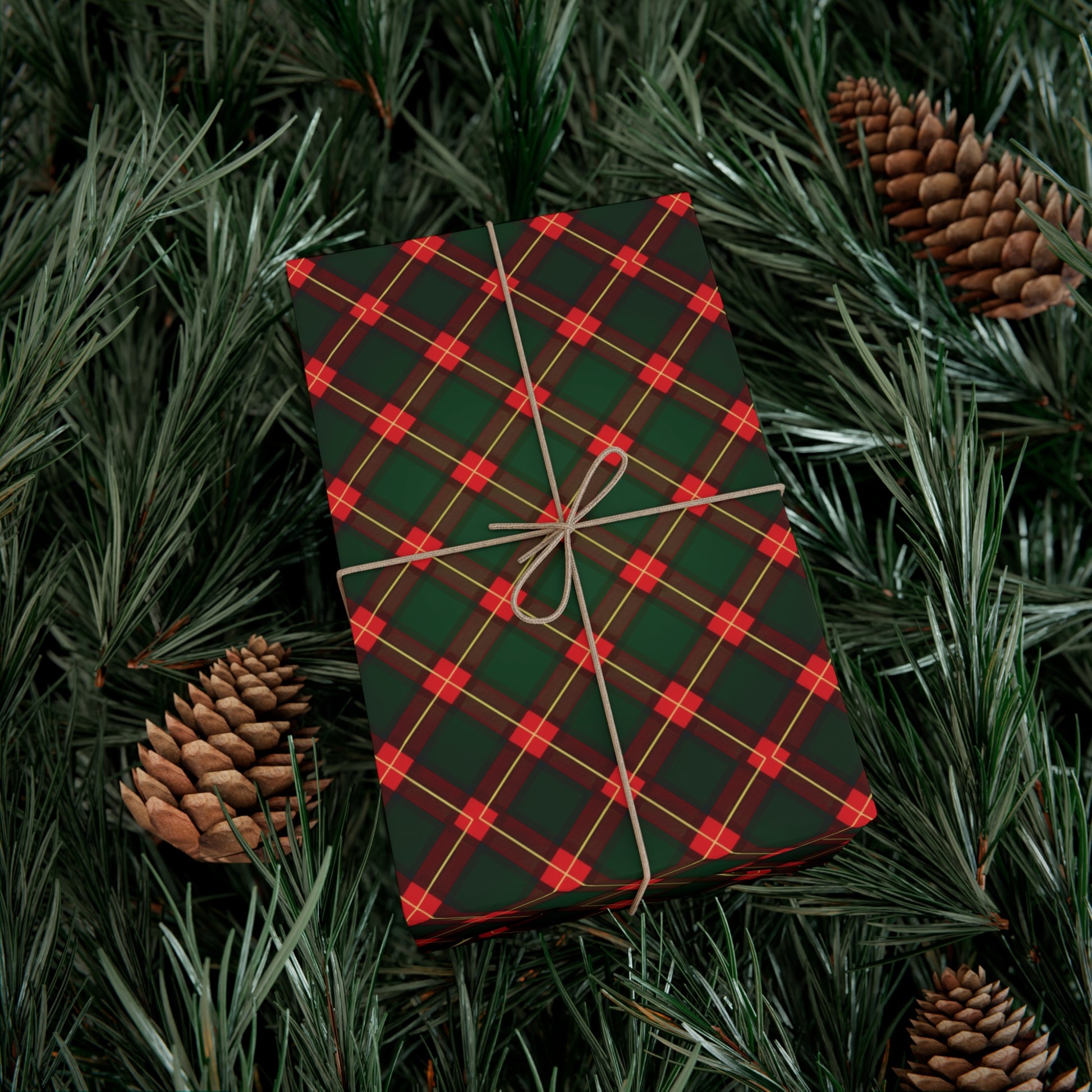 Festive Red & Green Plaid Wrapping Paper - Classic Holiday Gift Wrap for Christmas Presents, Adds Seasonal Charm, Premium Quality Wrapping for All Gifts - MRSBYVALLE