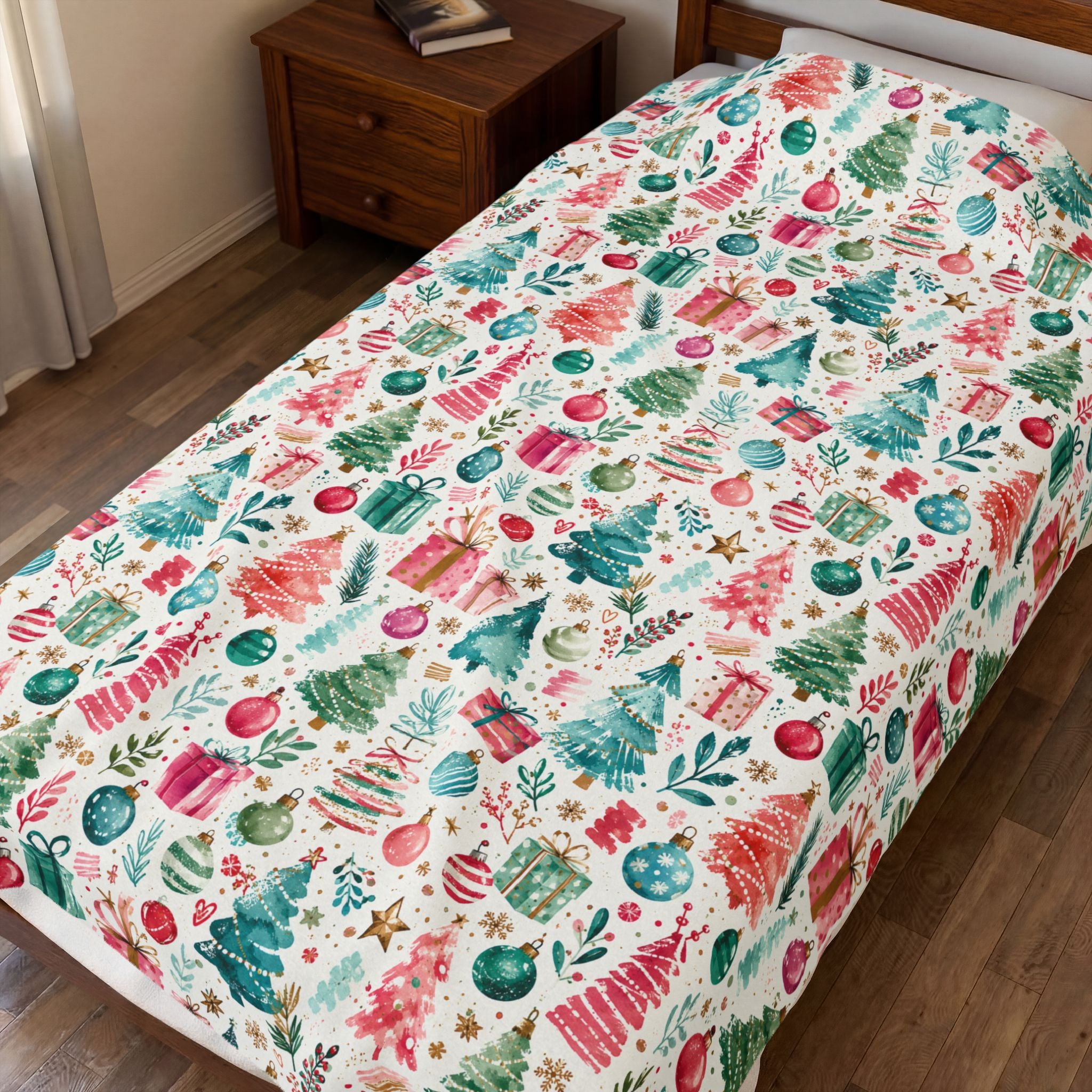 Christmas Tree & Ornaments Velveteen Plush Blanket — Festive Holiday Throw