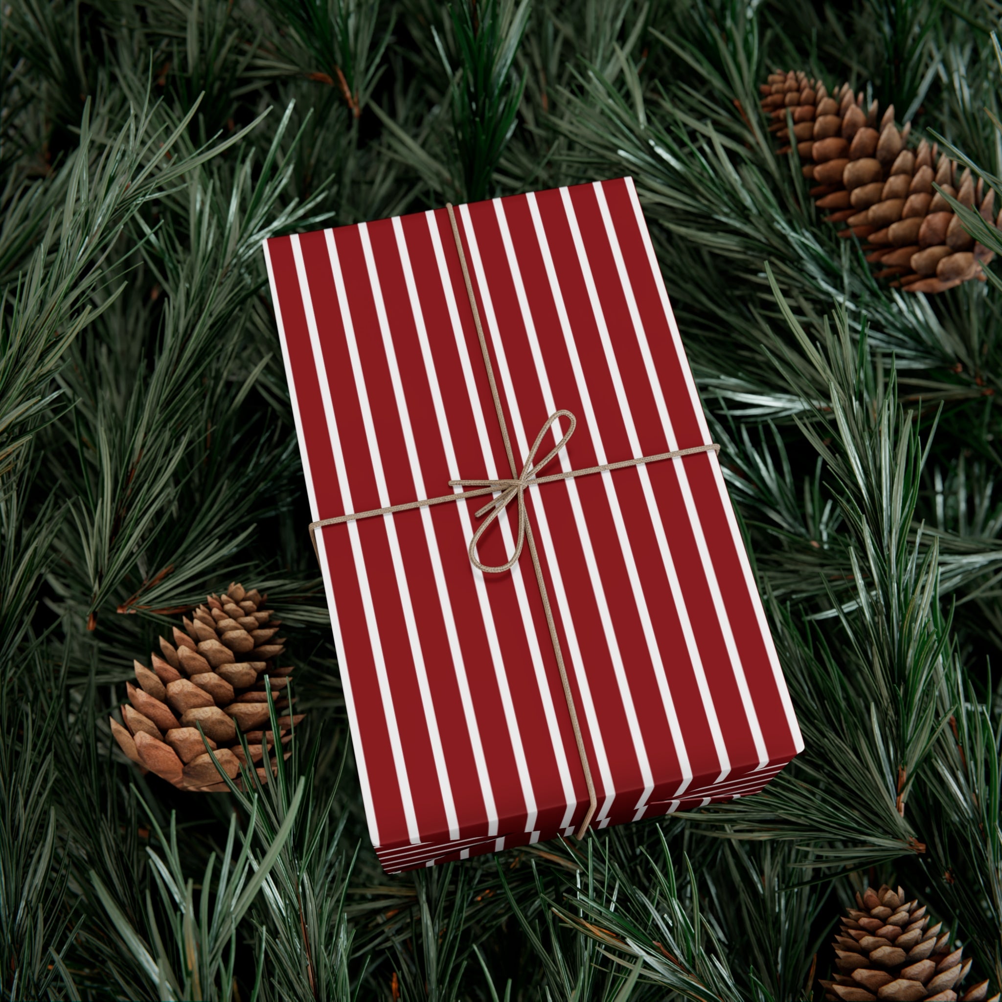 Festive Red and White Stripes Wrapping Paper Classic Holiday Design for Perfectly Wrapped Gifts, 100% Recyclable, Ideal for Christmas, Birthdays, and Special Occasions Christmas Decorations Festive Retro - MRSBYVALLE