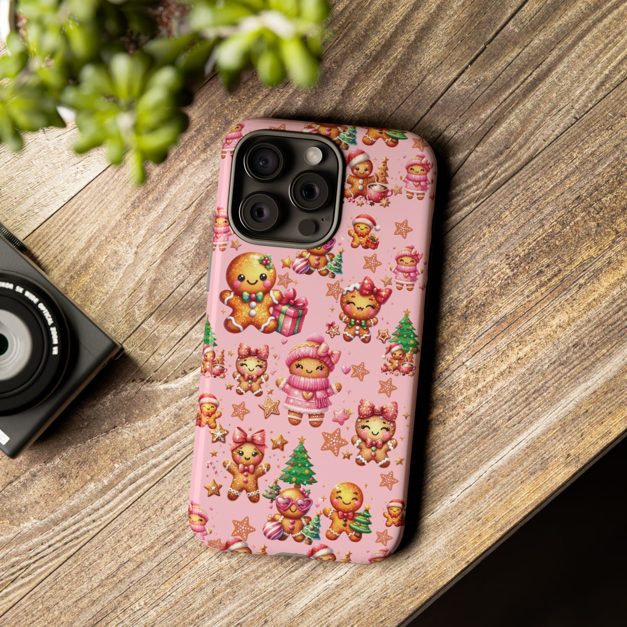 Coque de téléphone en forme de petite fille pain d'épices rose adorable, ambiance girly pour les fêtes, esthétique douce de Noël, idée cadeau mignonne et festive pour elle, housse de protection amusante