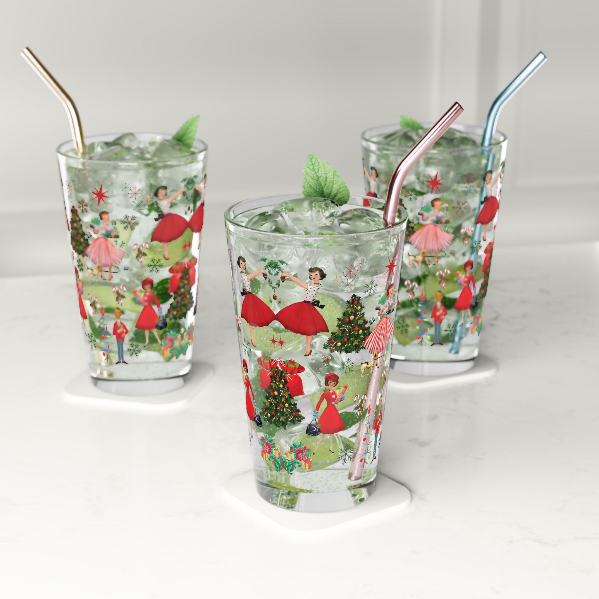 1950s Vintage 16 oz Pint Glass Retro Christmas Design | Unique Holiday Drinkware | Perfect Nostalgic Gifts & Decorations |Ideal Gift for Christmas Celebrations Elegance Durable, Glassware Perfect for Parties - MRSBYVALLE