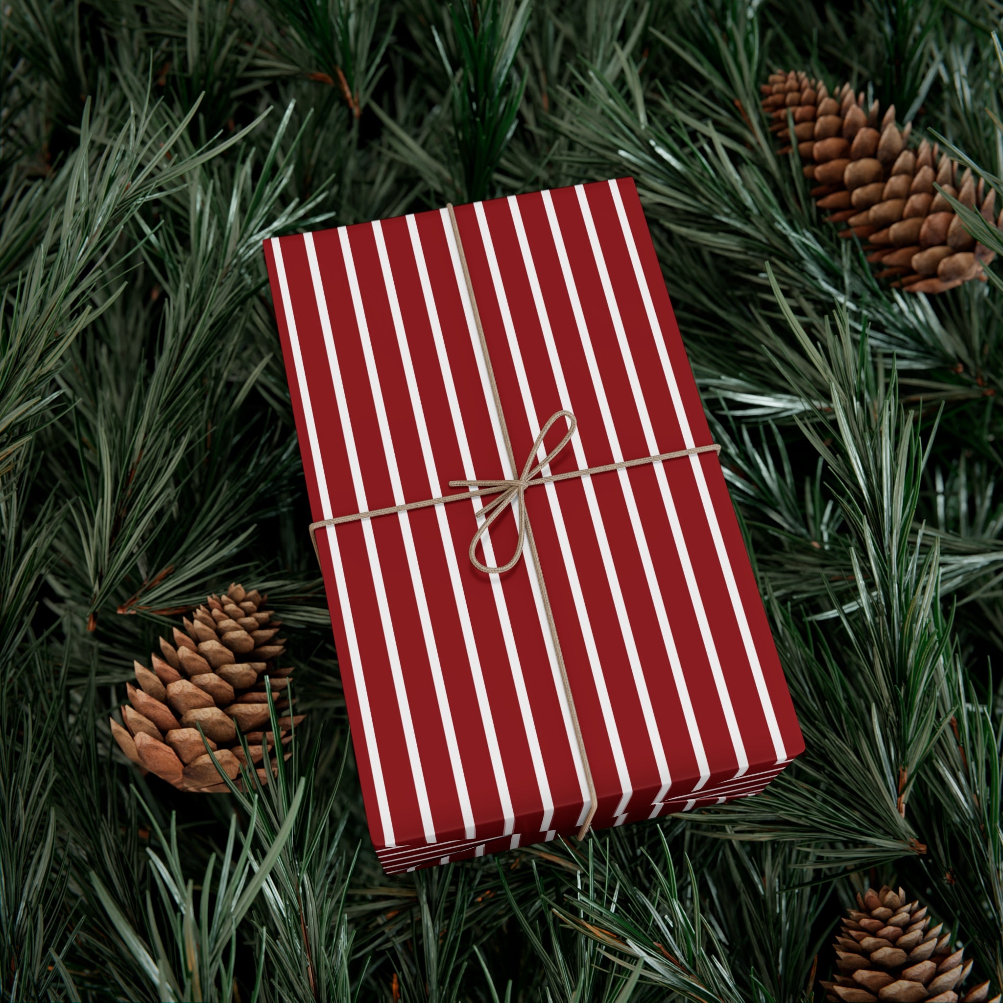 Festive Red and White Stripes Wrapping Paper Classic Holiday Design for Perfectly Wrapped Gifts, 100% Recyclable, Ideal for Christmas, Birthdays, and Special Occasions Christmas Decorations Festive Retro - MRSBYVALLE