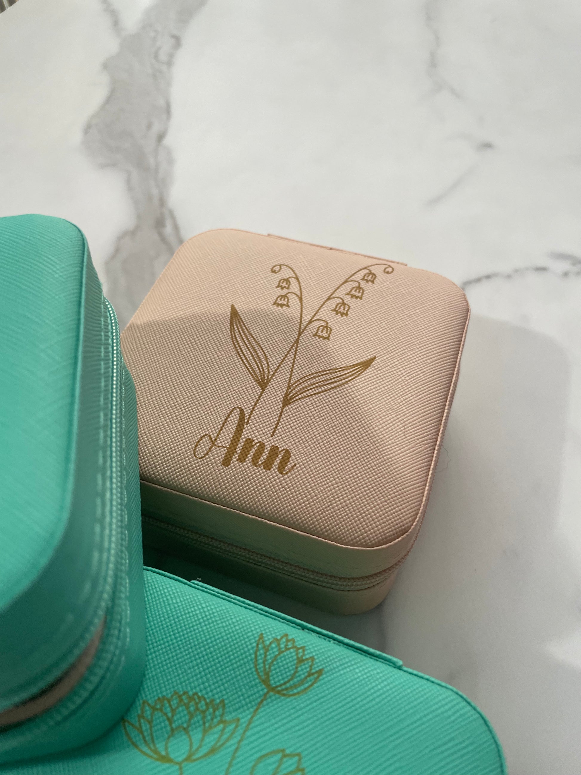 Birth Flower and Name Custom Laser-Engraved Travel Jewelry Box - Compact Square Earring Organizer, Ideal Bridesmaid Gifts for Sister or Friend - MRSBYVALLE