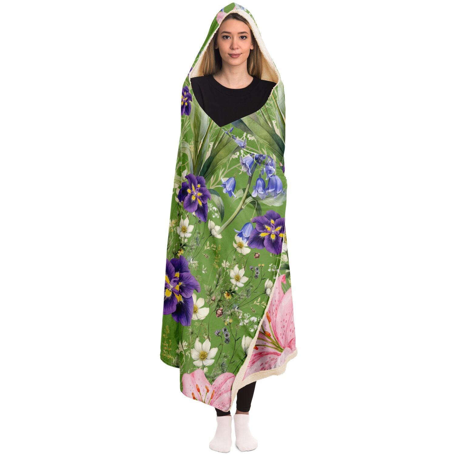 Luxurious Green Hooded Blanket with Purple & Pink Flower Design Cozy, Warm, Perfect for Snuggling Indoors & Outdoors - MRSBYVALLE