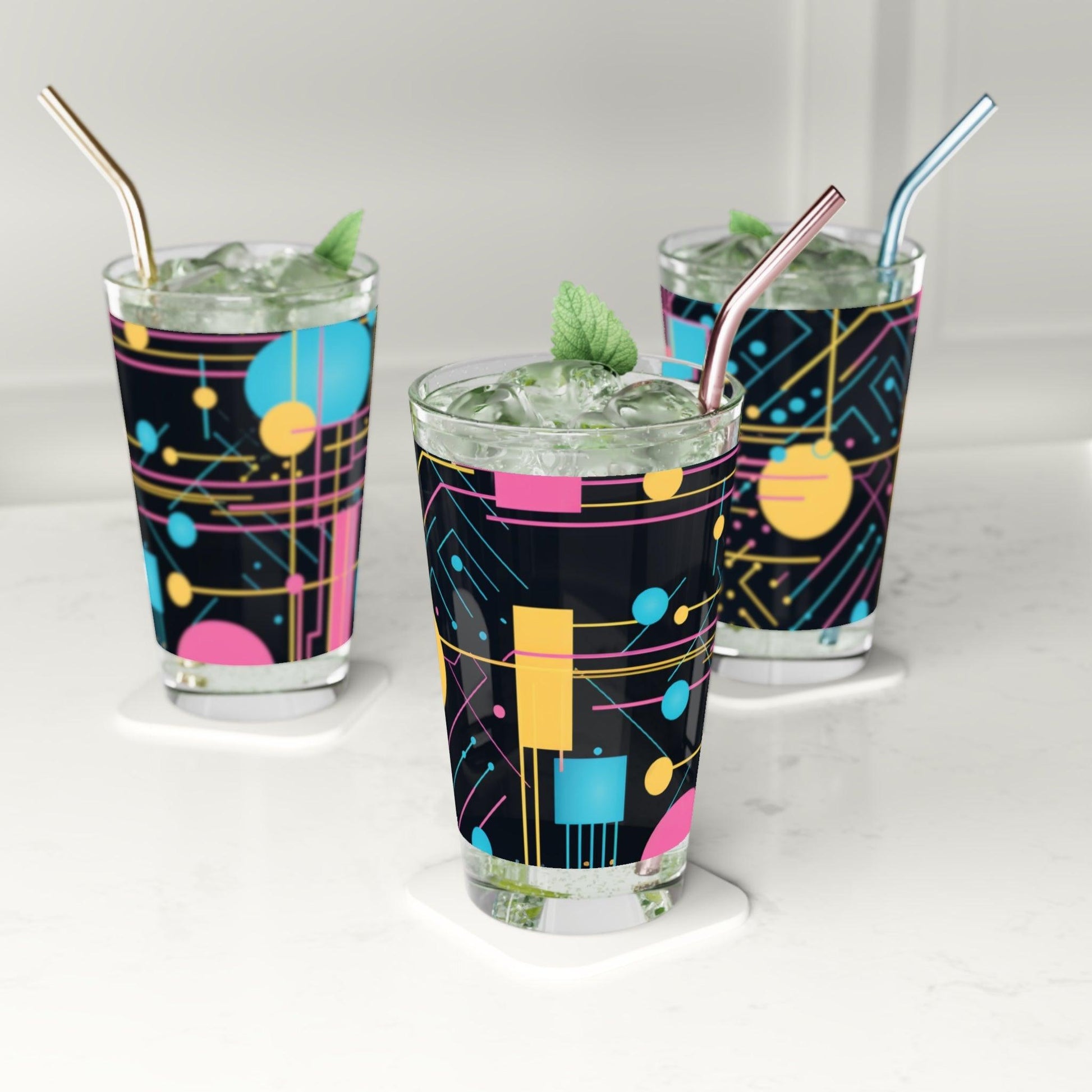 Retro Geometric Elegance 16oz Pint Glass Perfect Fusion of Vintage Style & Modern Drinking Experience, Ideal for Craft Beer & Beverages, Dishwasher Safe16oz Pint Glass Gifts, Party Drinkware, Cocktail, Wedding Perfect for Parties Glassware, New House Gift - MRSBYVALLE